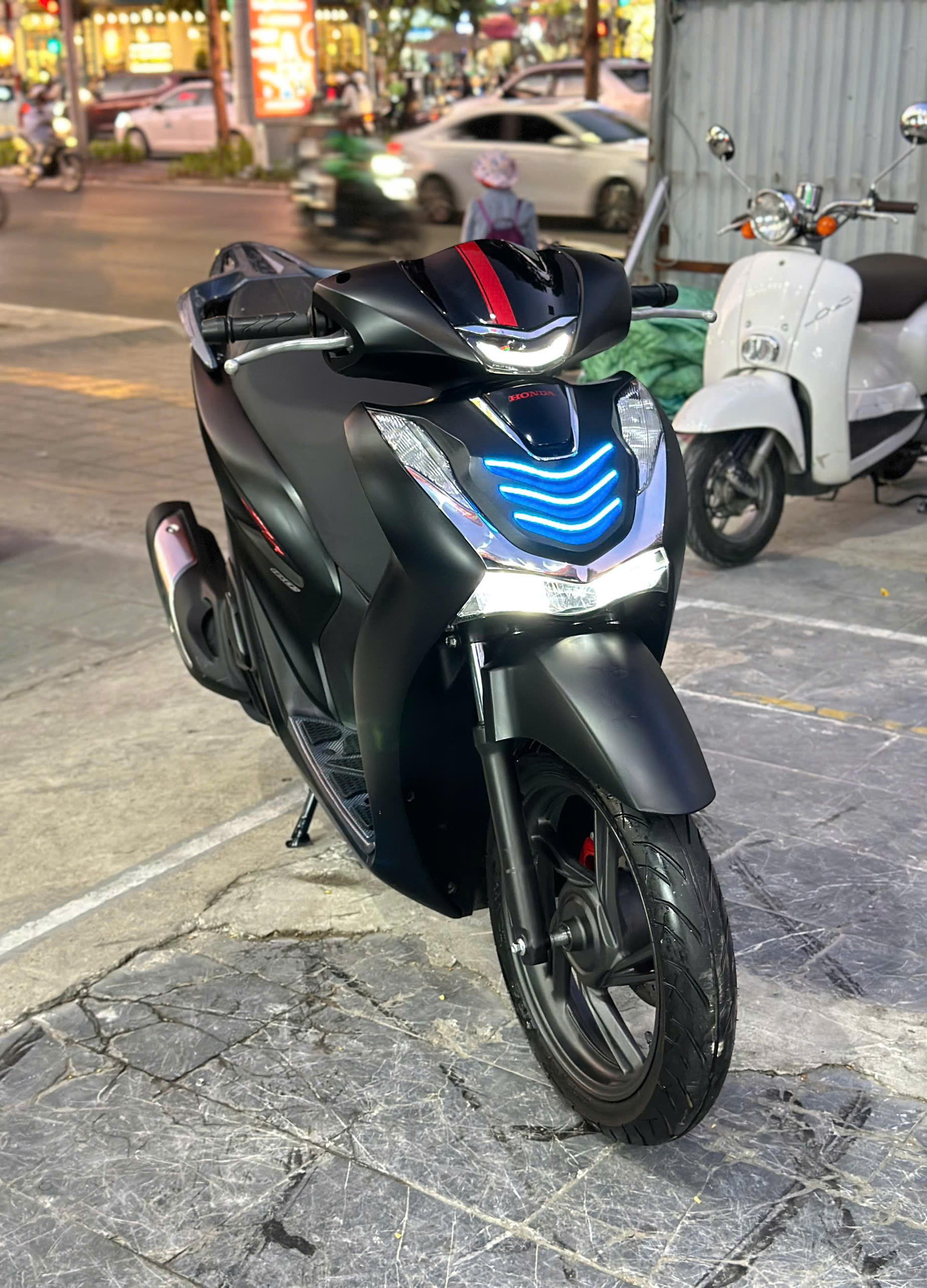 Sh 160 abs 2023 đen nhám 29E2-98864
