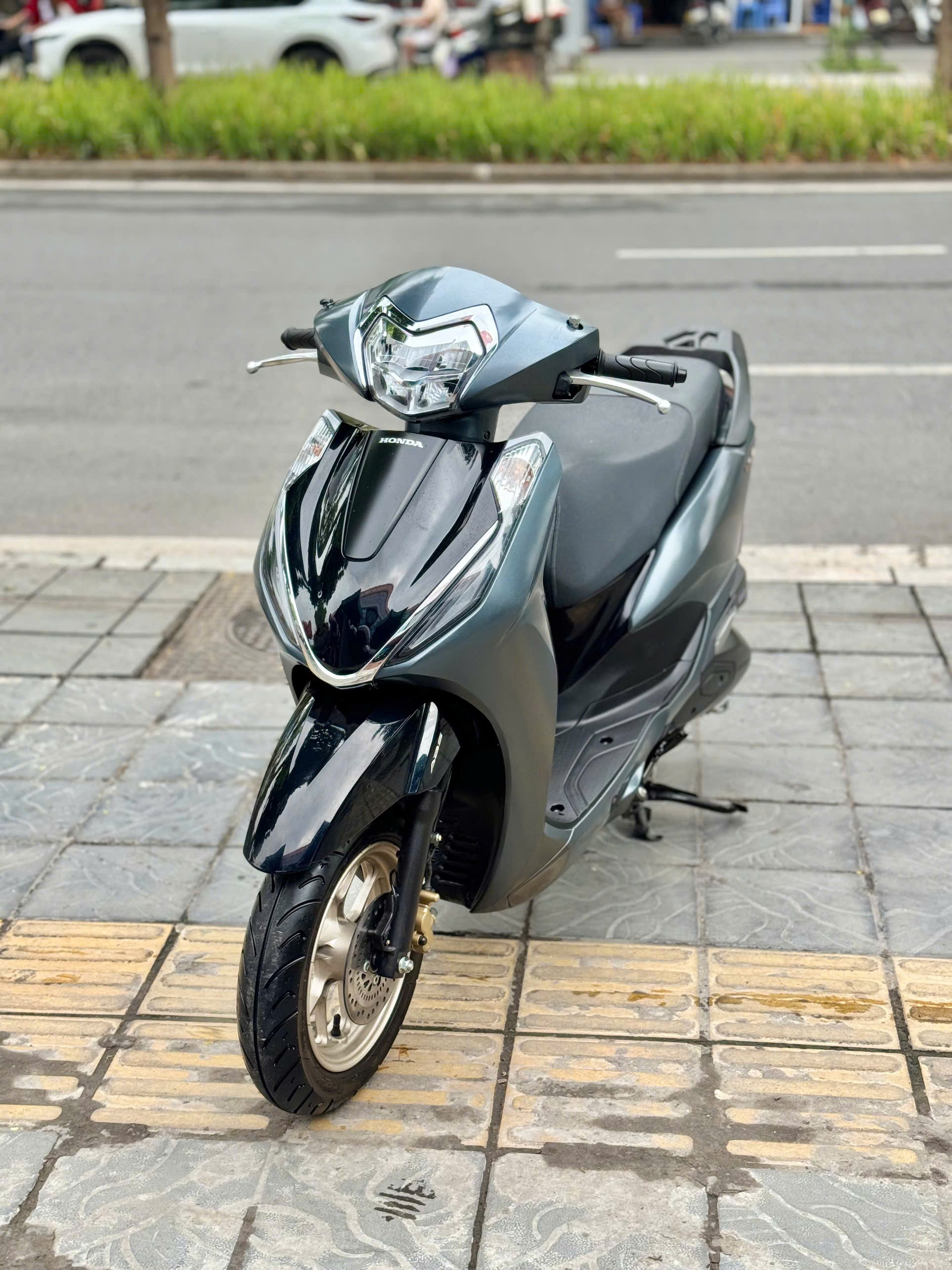 Lead abs 2025 xanh đá