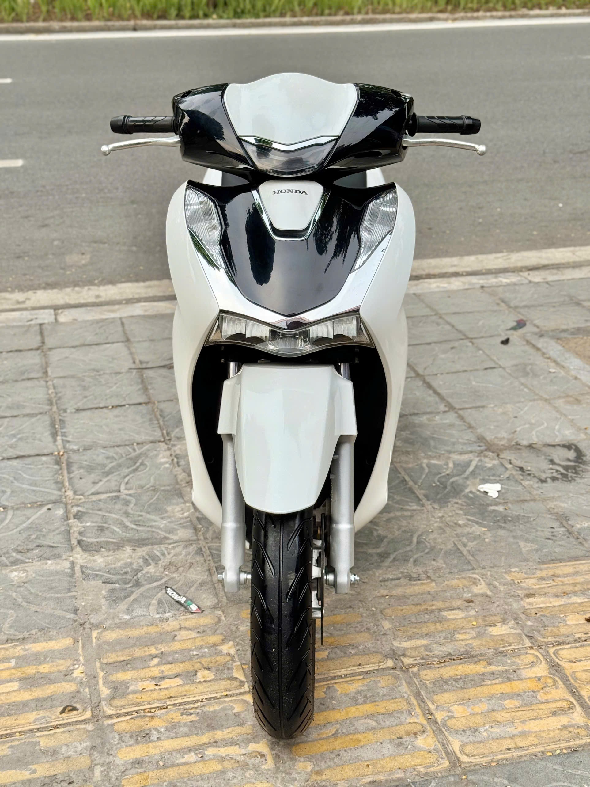 Sh160abs 2024 trắng 29AY-02865