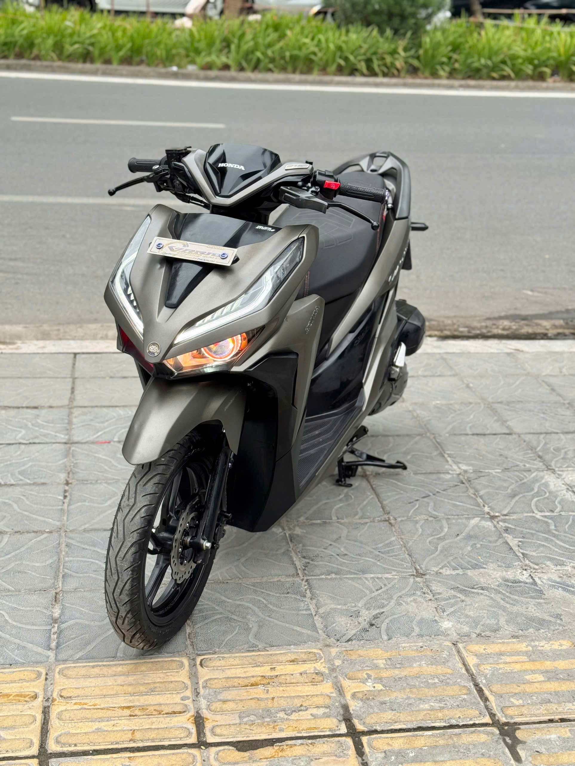 Vario150 2020 xám titan full đèn