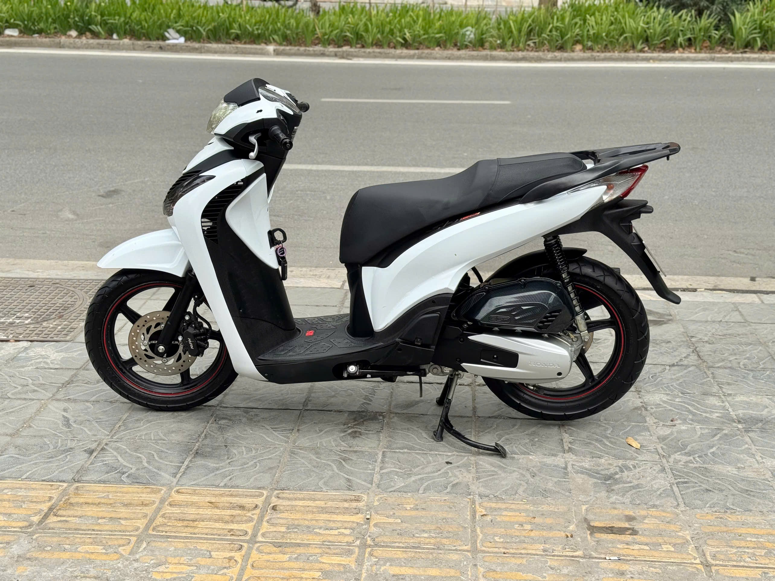 Sh150cbs 2019 trắng