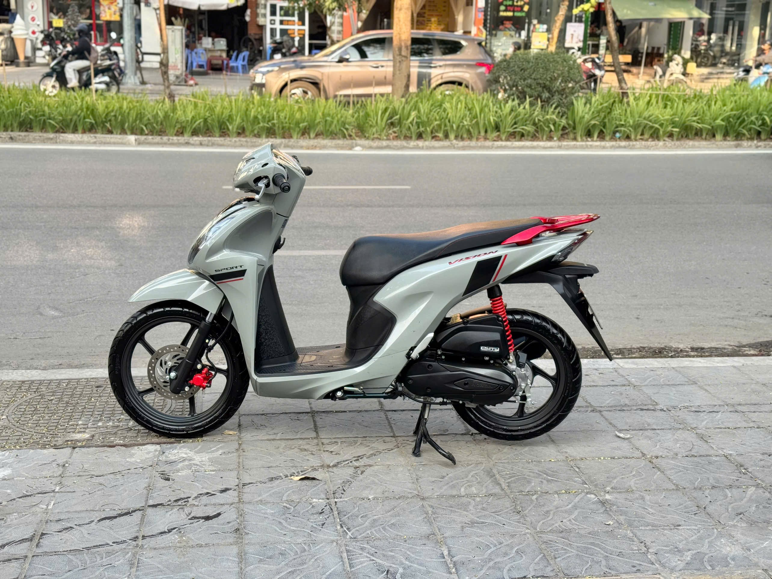 Vision 2025 sporty 90AE-03129