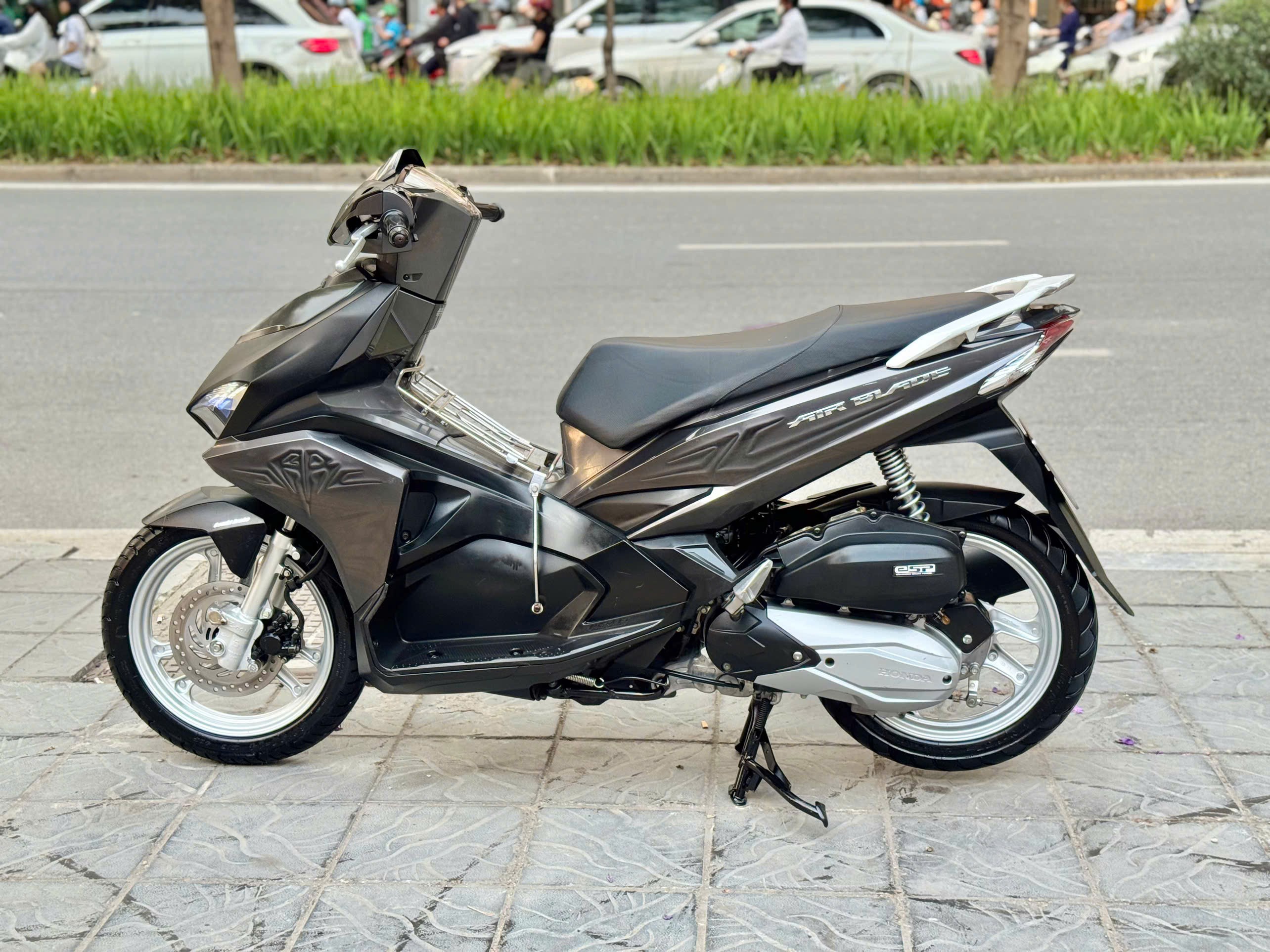 Ab125 2017 xám titan