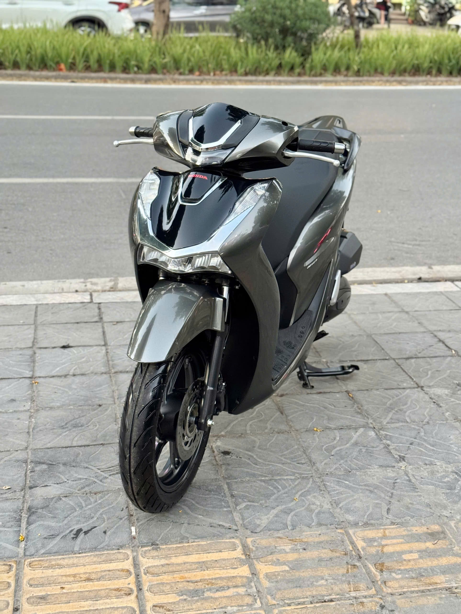 Sh160abs 2025 trắng dán xám