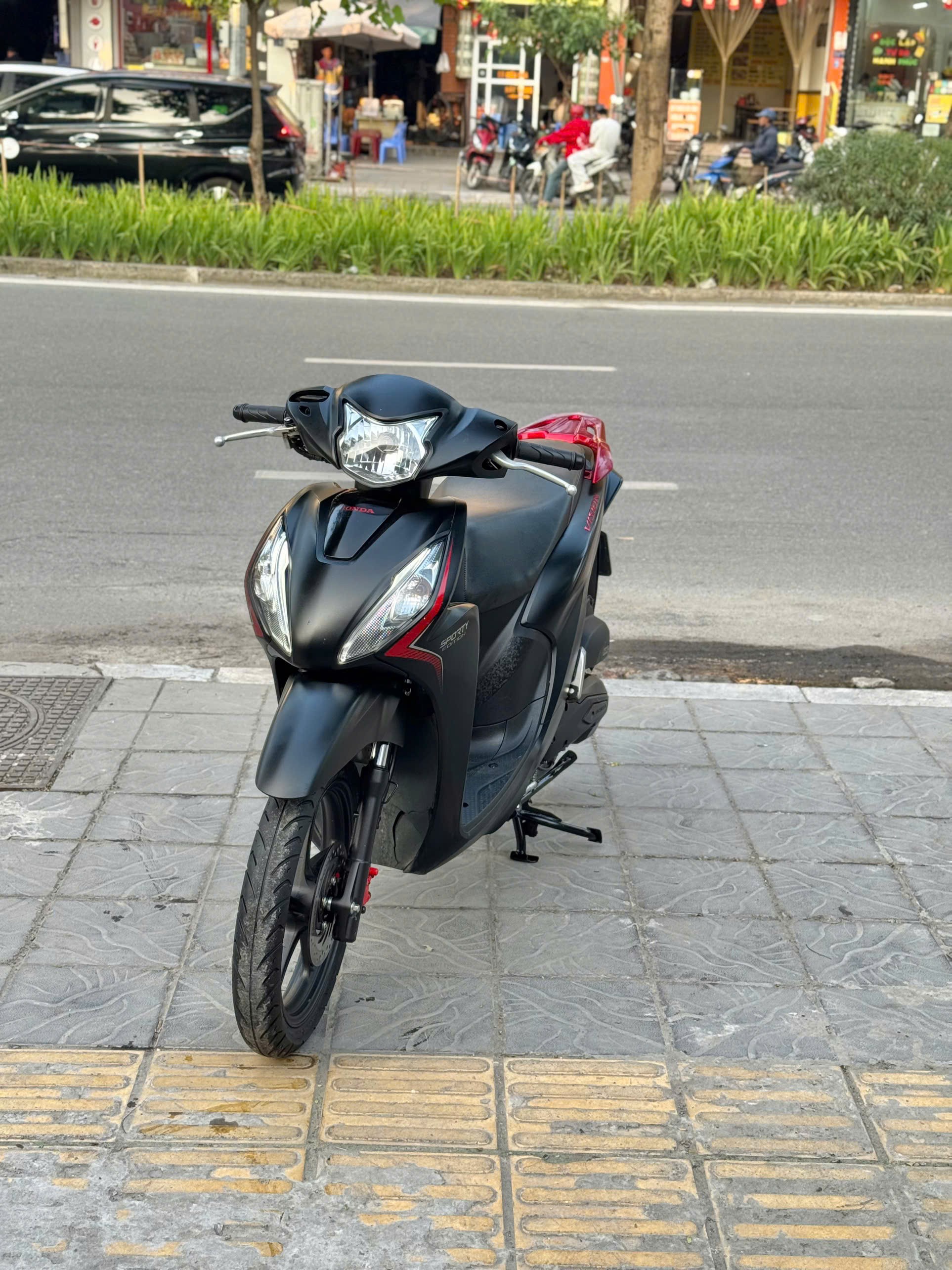 Vision 2023 sporty đen 29V5-70554