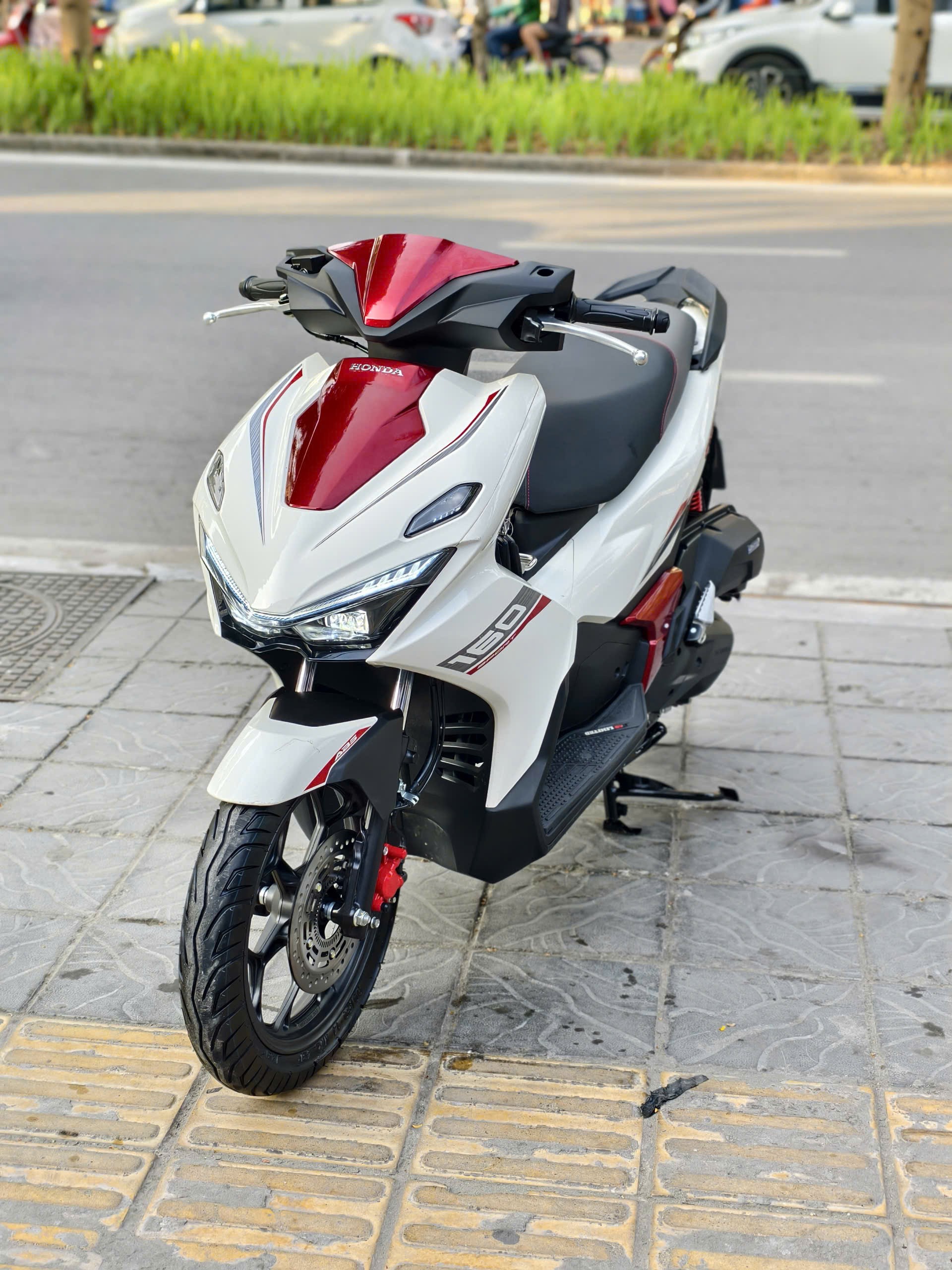 Ab160abs 2026 trắng 29AE-63049
