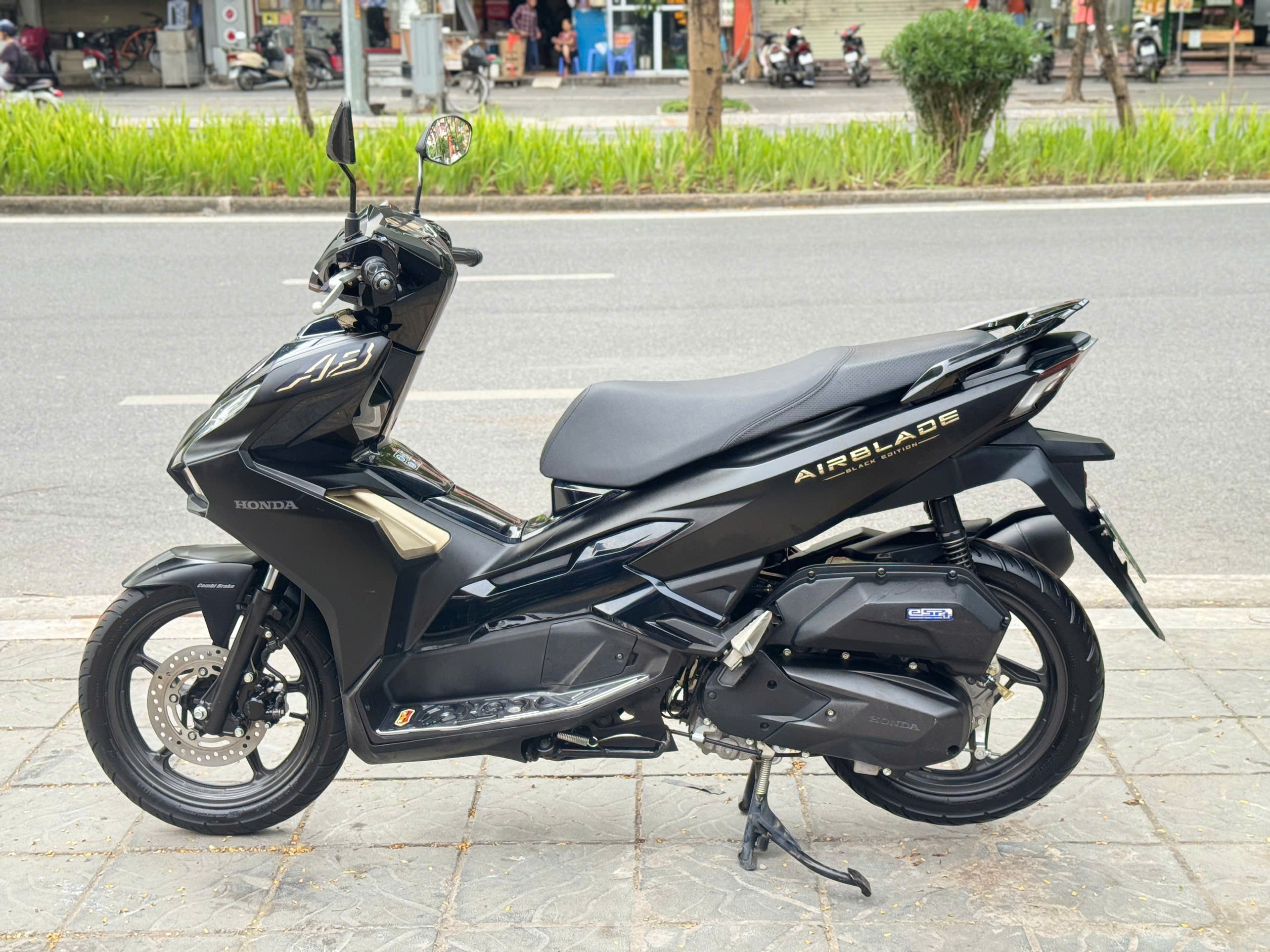 Ab125 2024 đen nhám 4000km